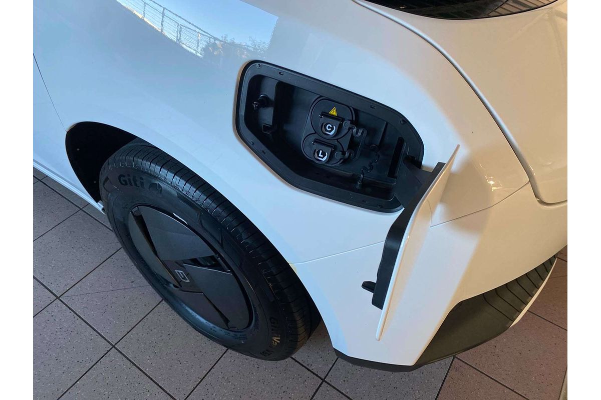 Super Van 6m, LWB, FWD, 106kwh, H2500