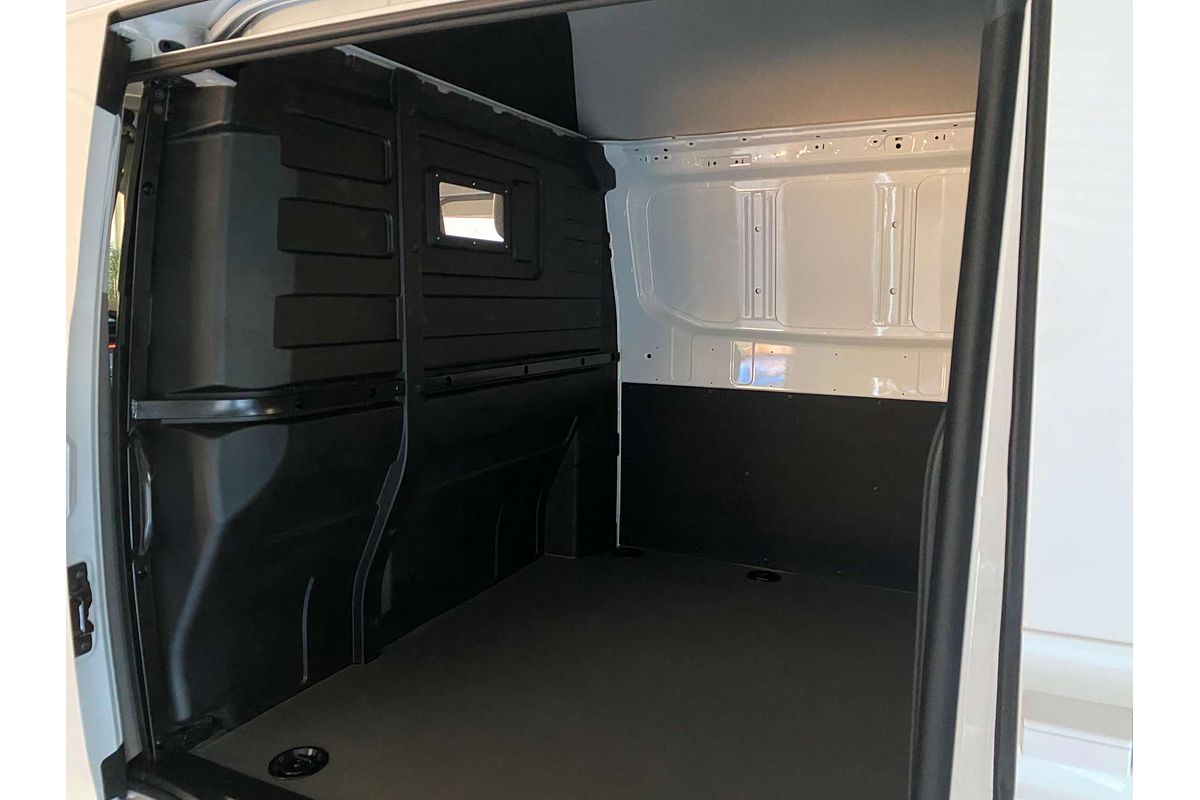 Super Van 6m, LWB, FWD, 106kwh, H2500