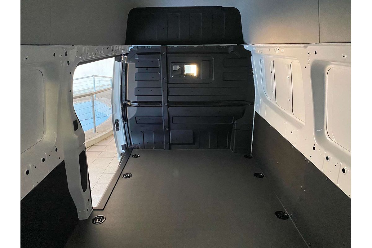 Super Van 6m, LWB, FWD, 106kwh, H2500