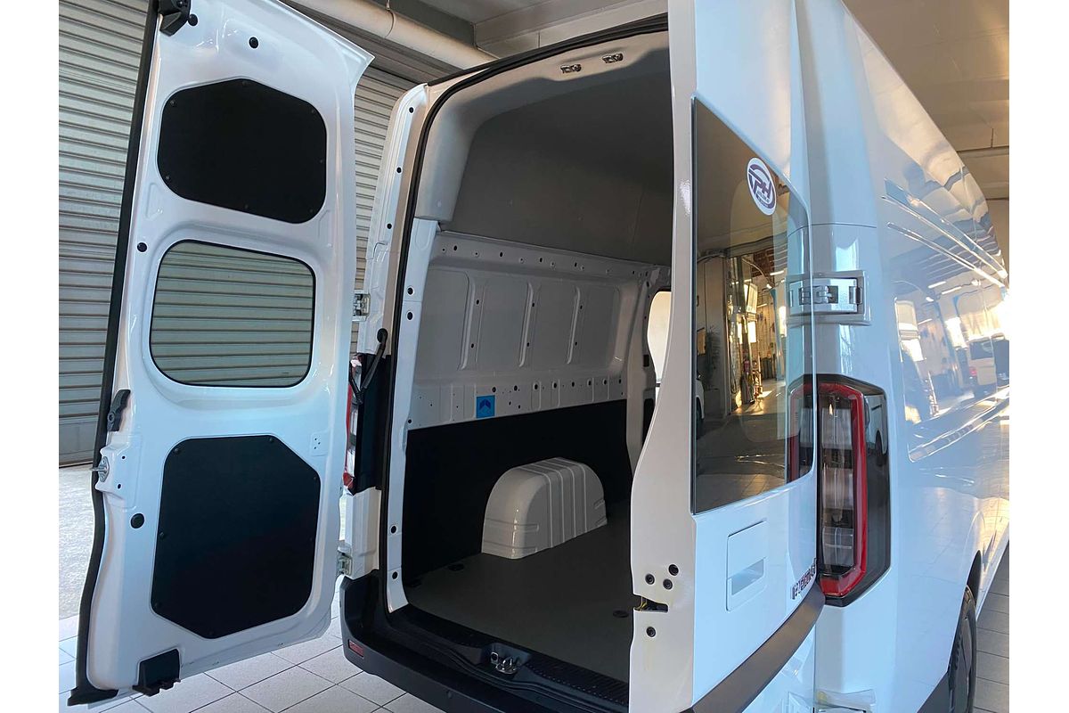Super Van 6m, LWB, FWD, 106kwh, H2500
