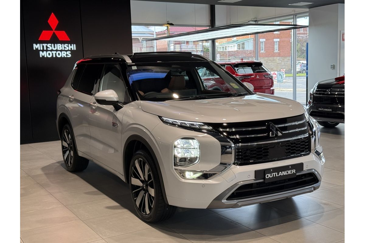 2025 Mitsubishi ZM Outlander EXCEED TOURER 2.4L PHEV 5ST