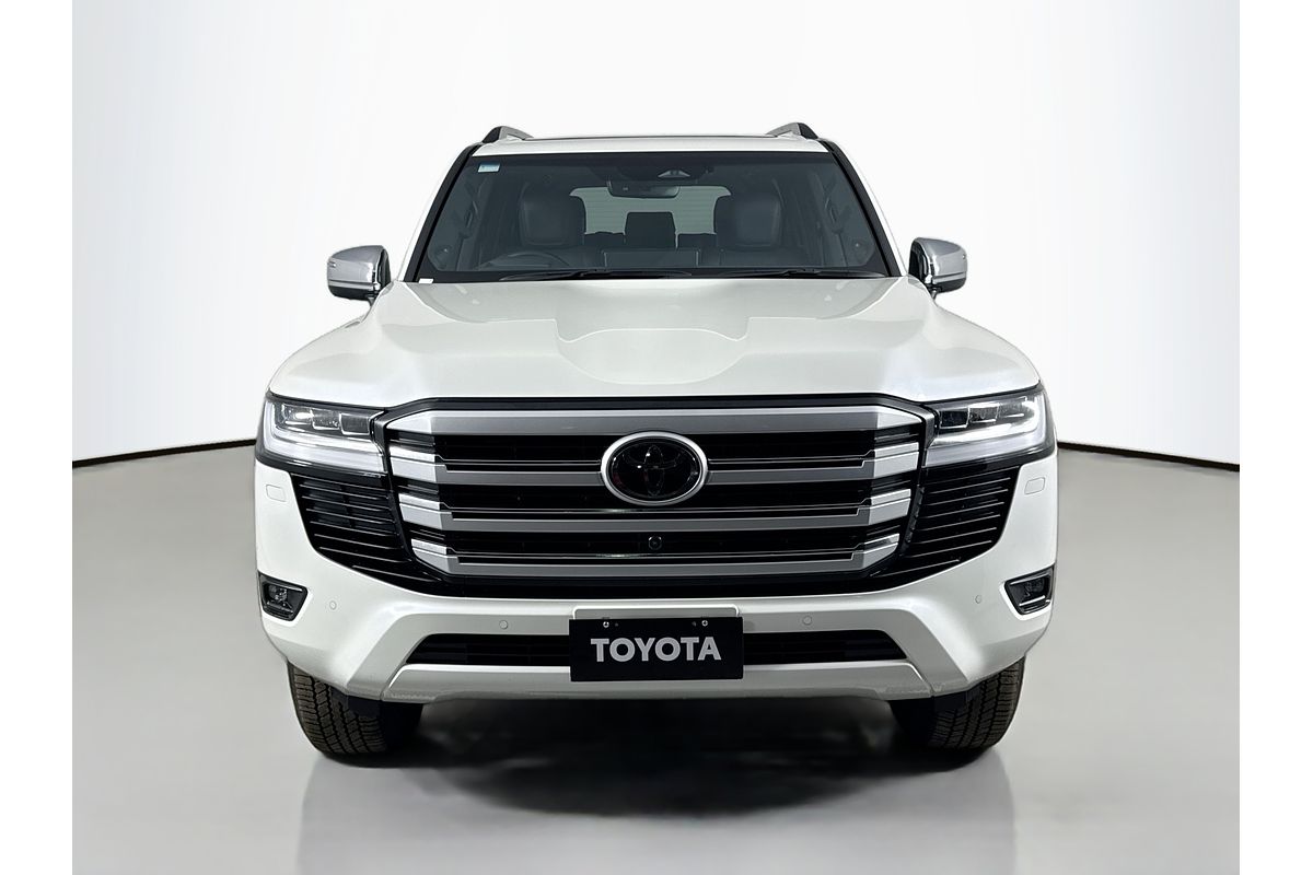 2025 Toyota Landcruiser Sahara FJA300R