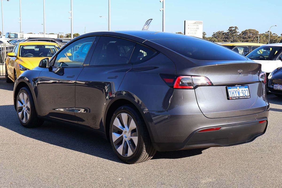 2023 Tesla Model Y Rear-Wheel Drive