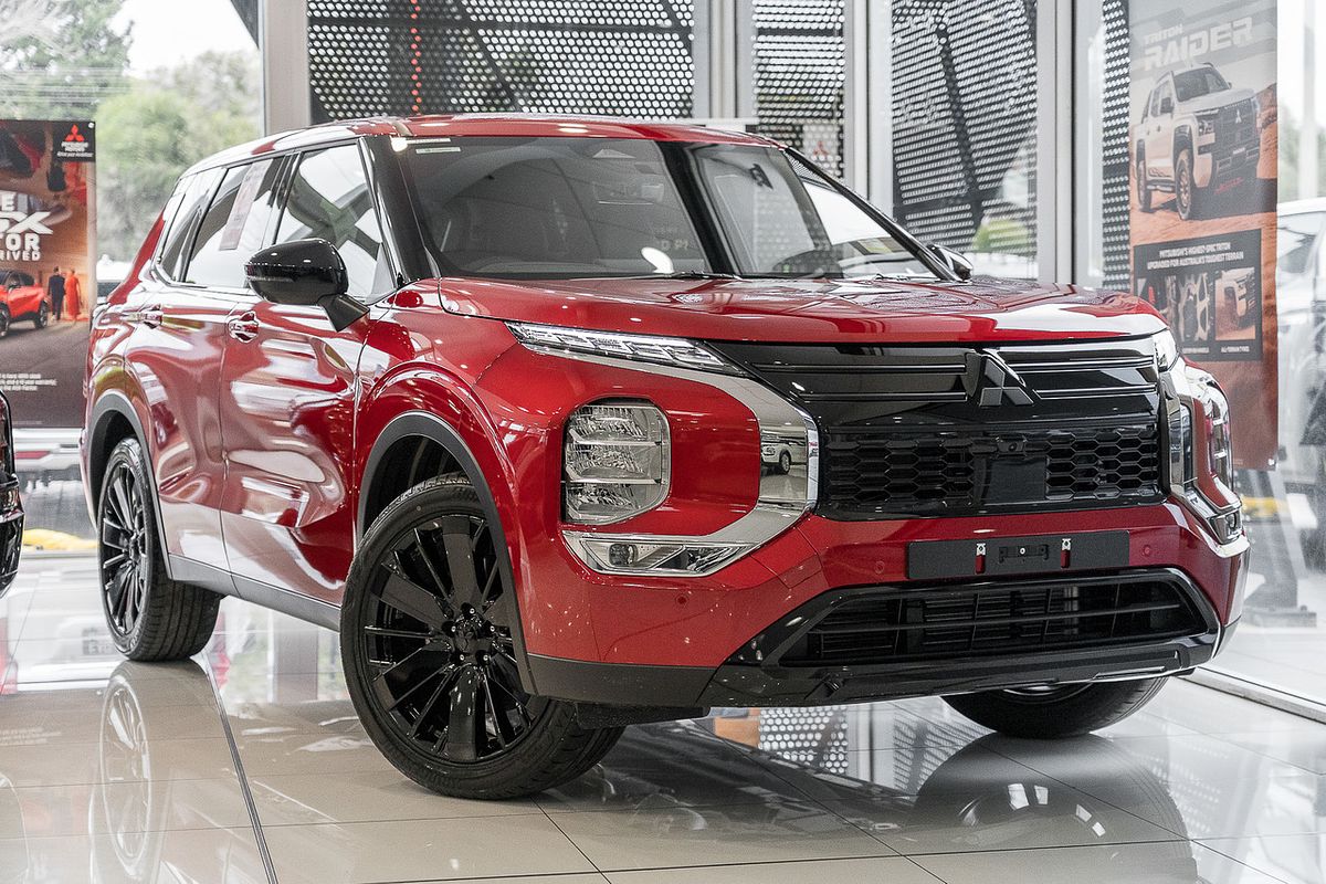 2024 Mitsubishi Outlander Black Edition ZM