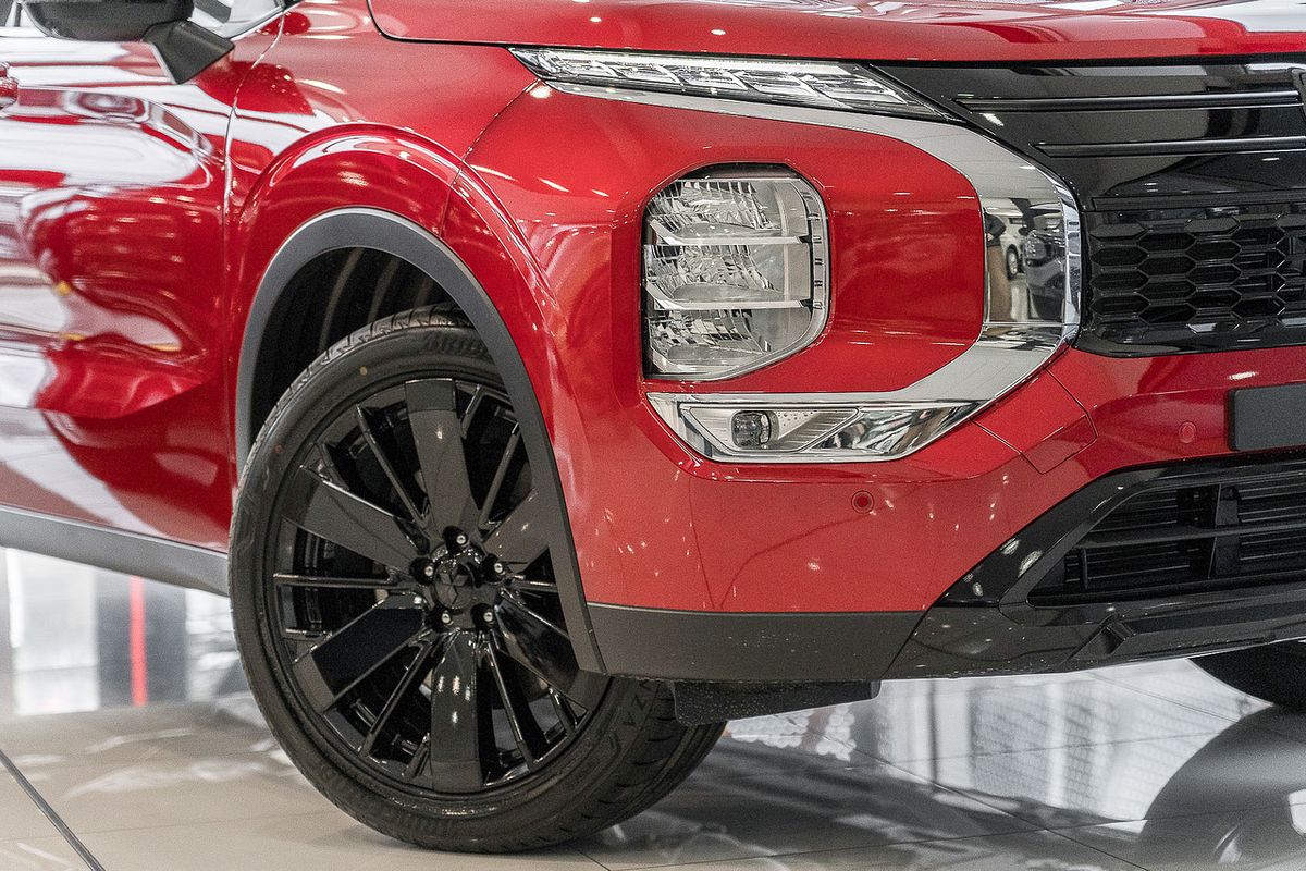 2024 Mitsubishi Outlander Black Edition ZM