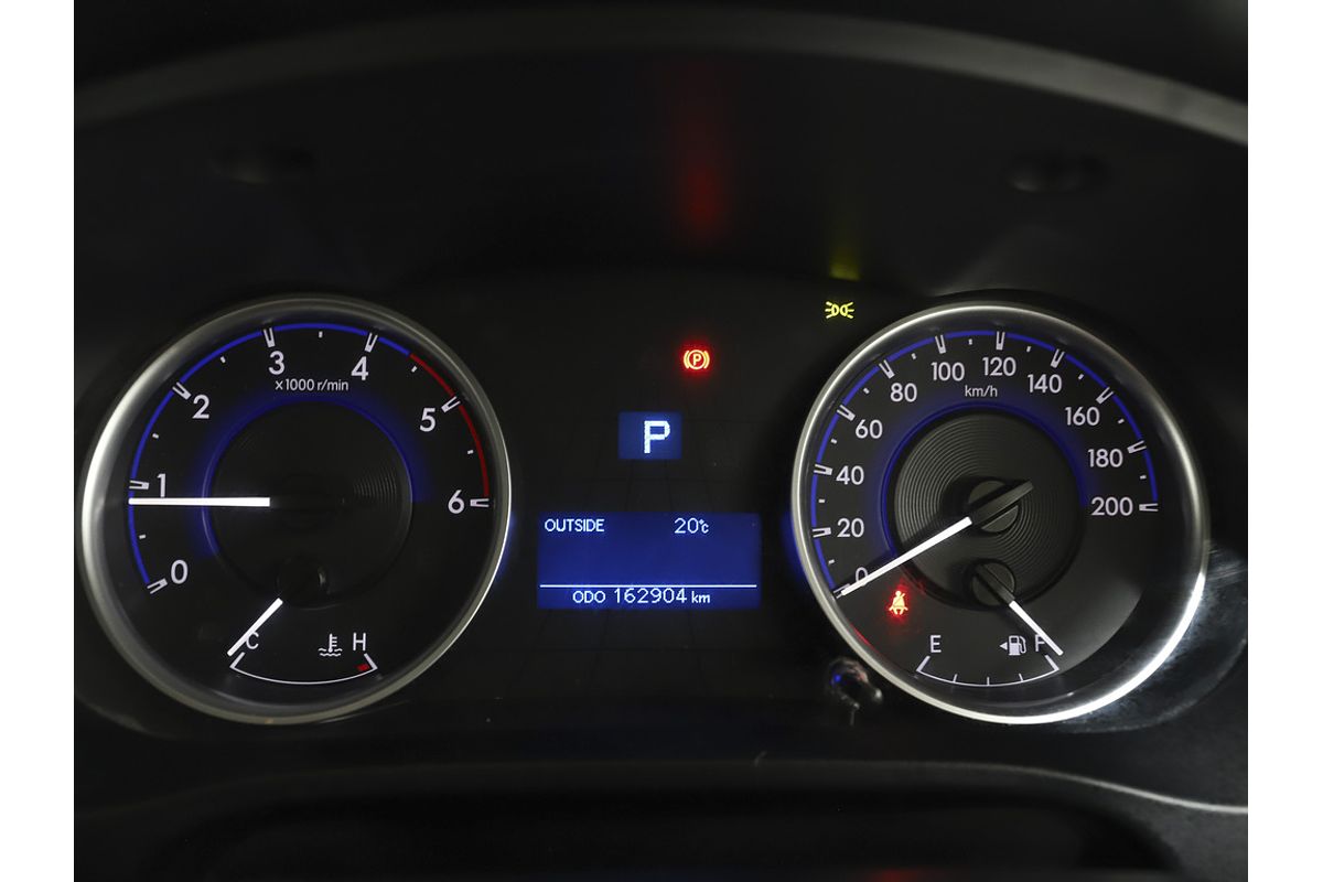 Hilux 4x4 SR 2.8L T Diesel Automatic Double Cab 1Y46300 003