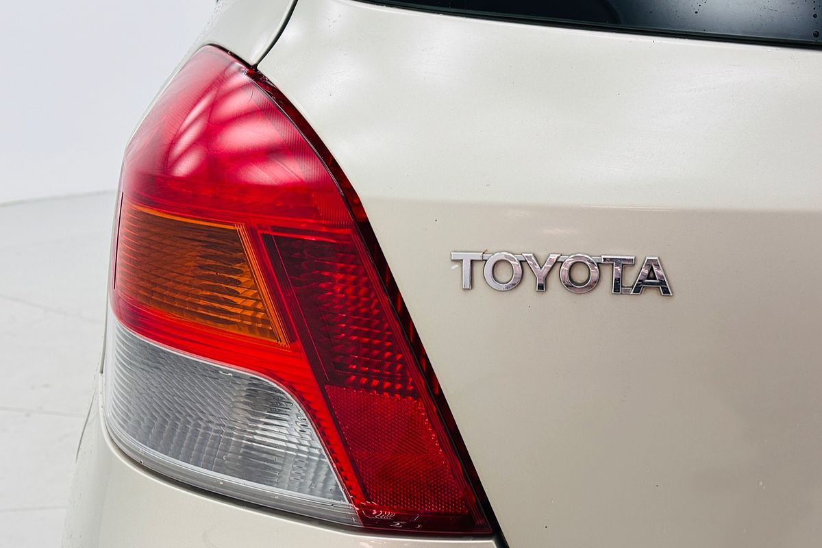 Yaris YRS 1.5L Petrol Manual 5 Door Hatch