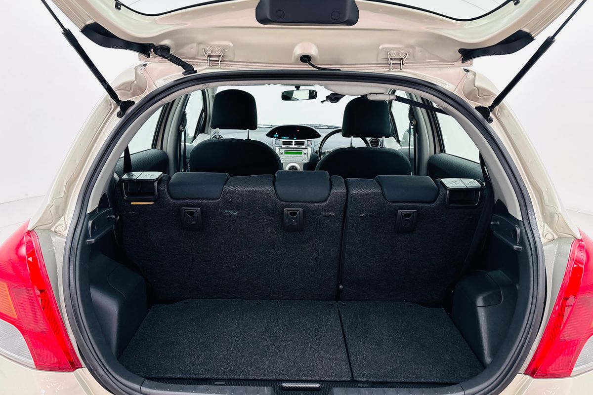 Yaris YRS 1.5L Petrol Manual 5 Door Hatch