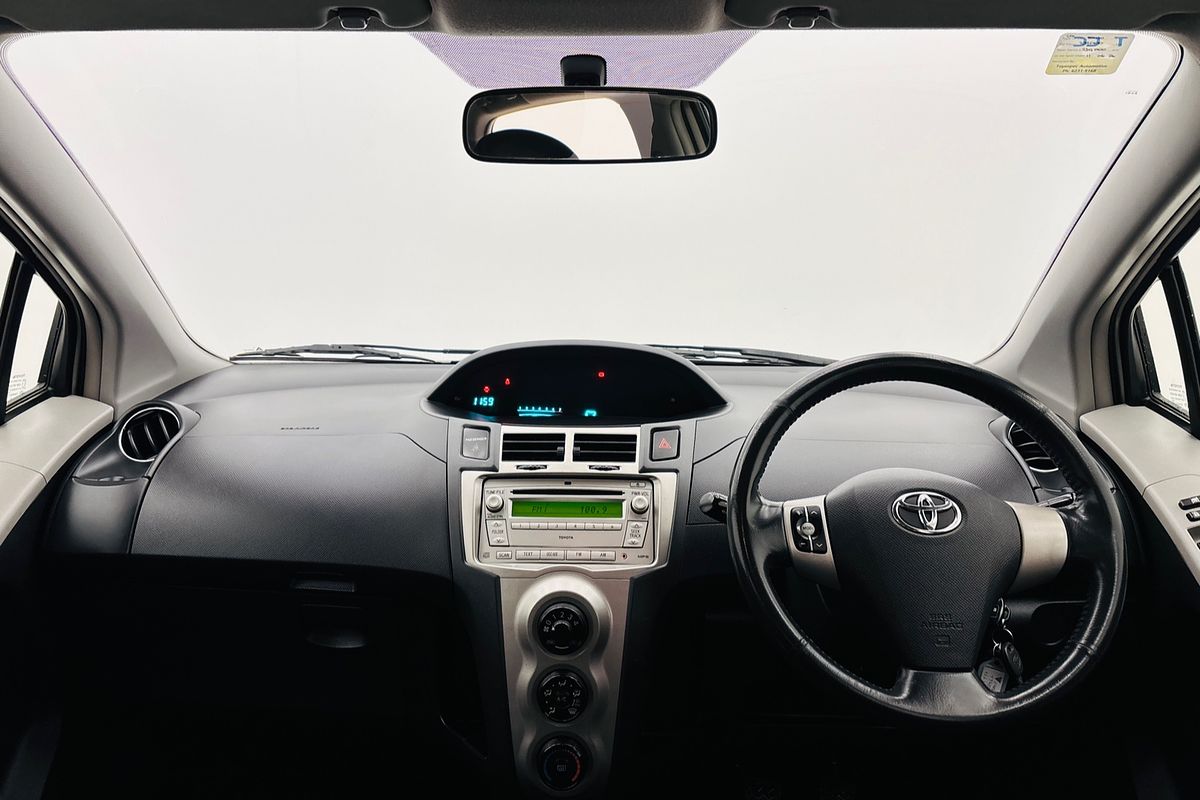 Yaris YRS 1.5L Petrol Manual 5 Door Hatch