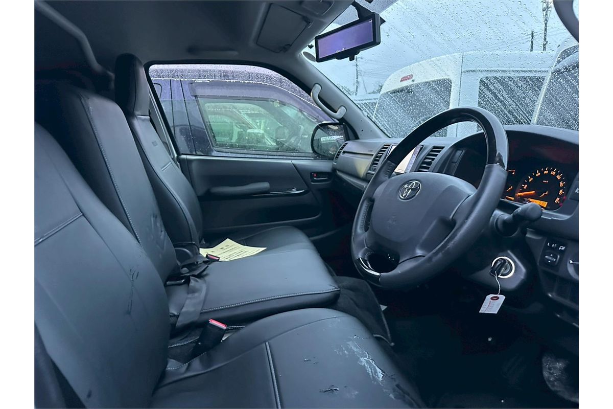 2016 Toyota Hiace DX 4WD
