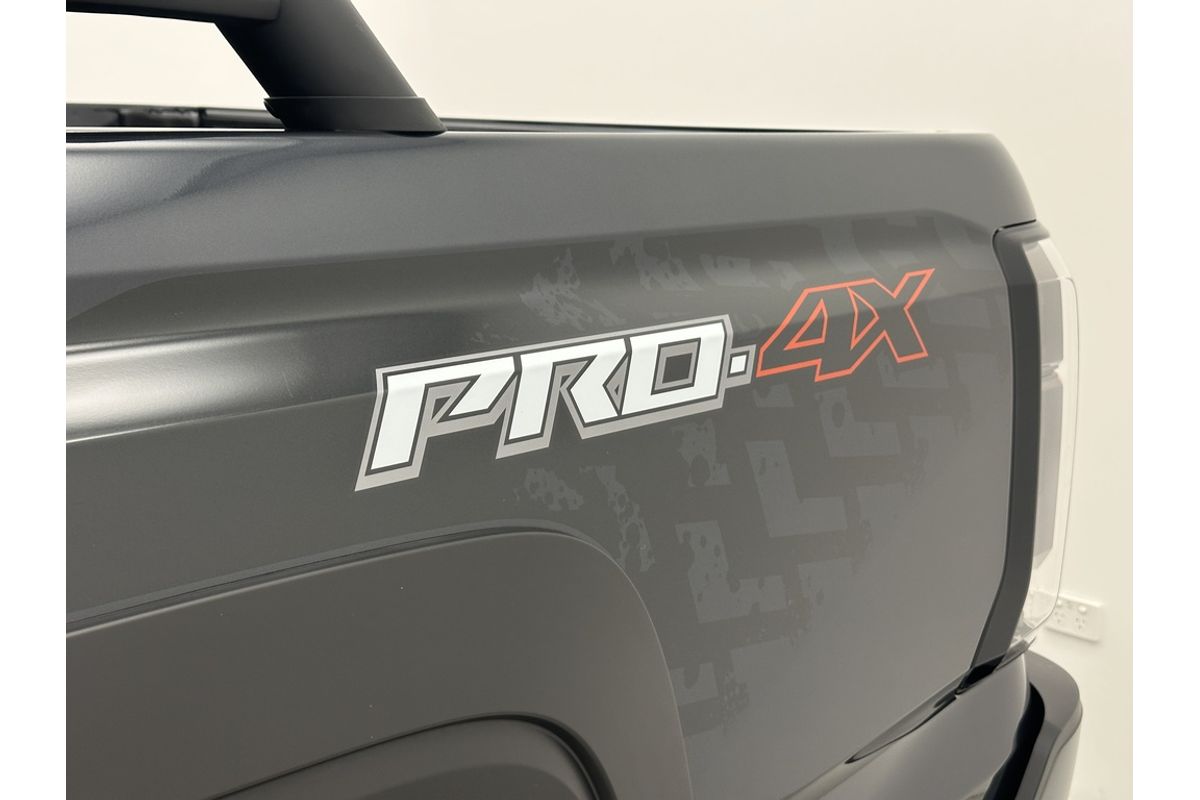 Nissan NAVARA 4X4 2.4 DSL AUTO DC P4X