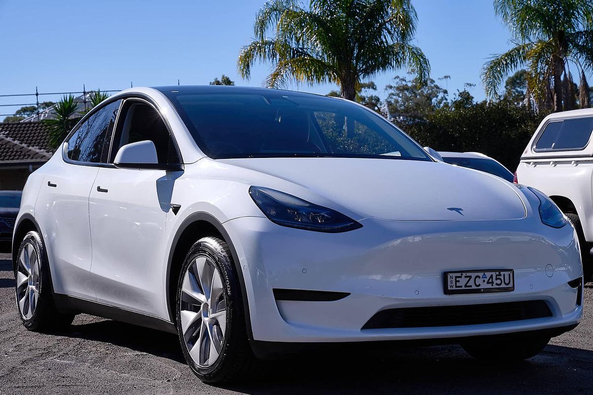 2023 Tesla Model Y Rear-Wheel Drive