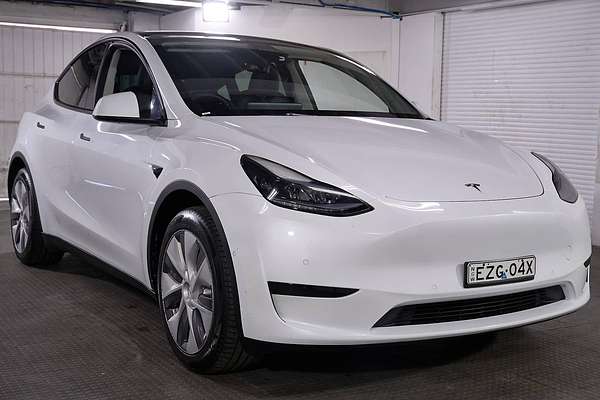 2023 Tesla Model Y Rear-Wheel Drive