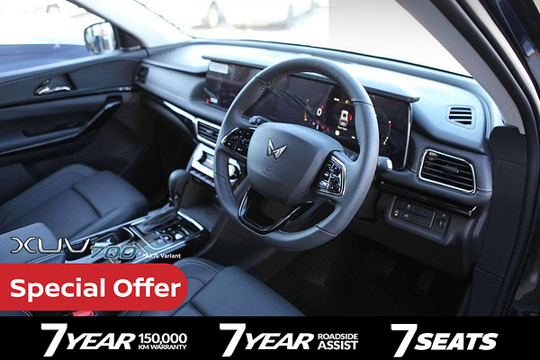 2025 Mahindra XUV700 AX7L