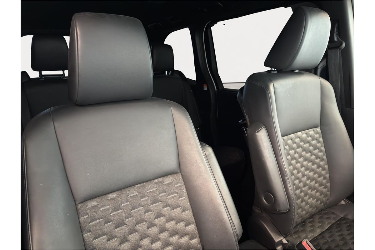 2022 Toyota Voxy Hybrid Hybrid S-Z 4wd