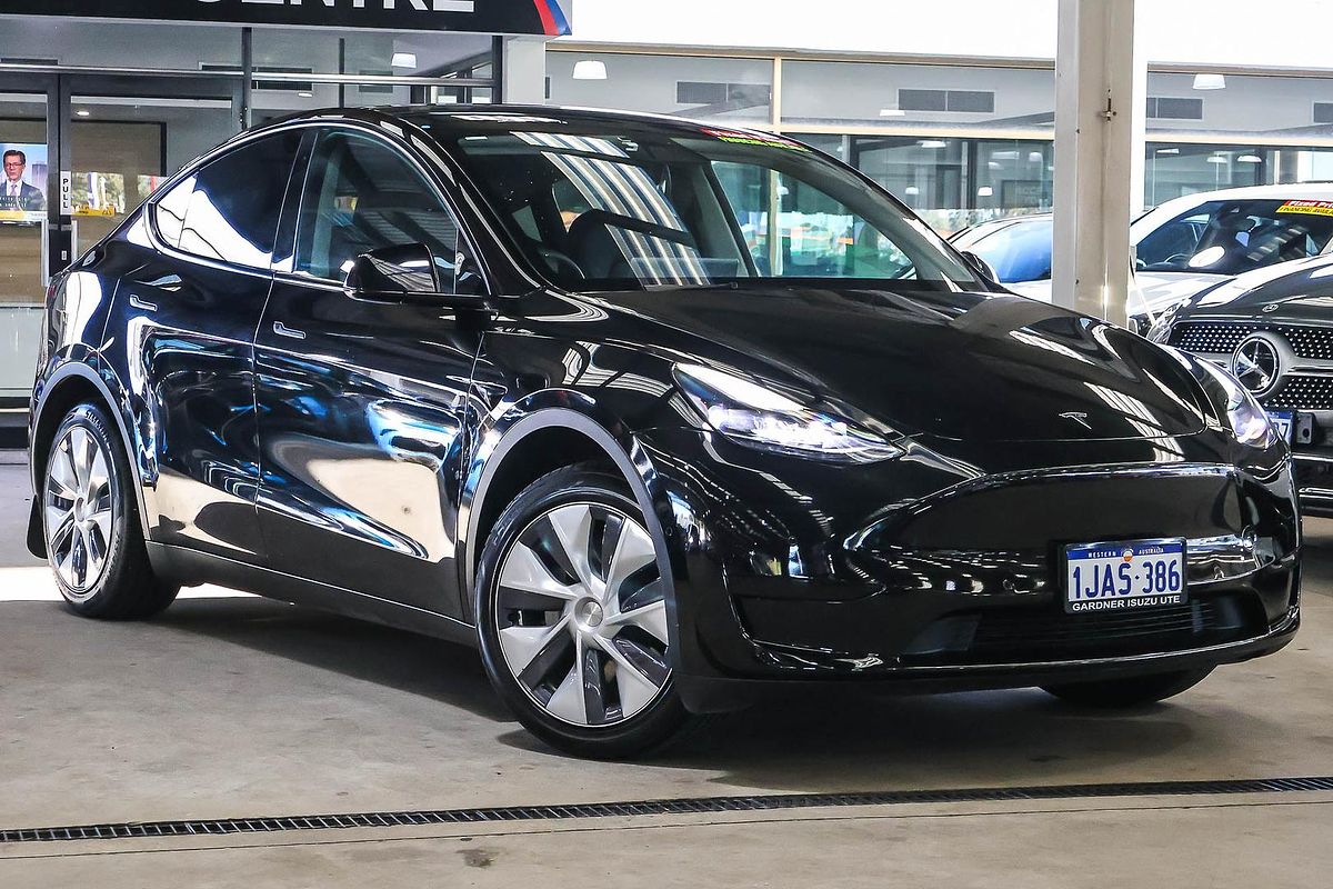 2024 Tesla Model Y Rear-Wheel Drive