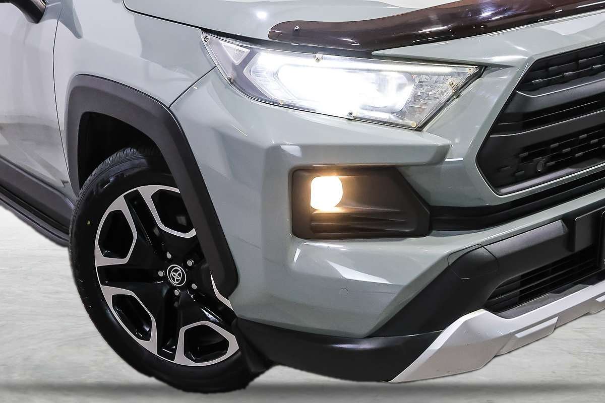 2019 Toyota RAV4 Edge AXAA54R