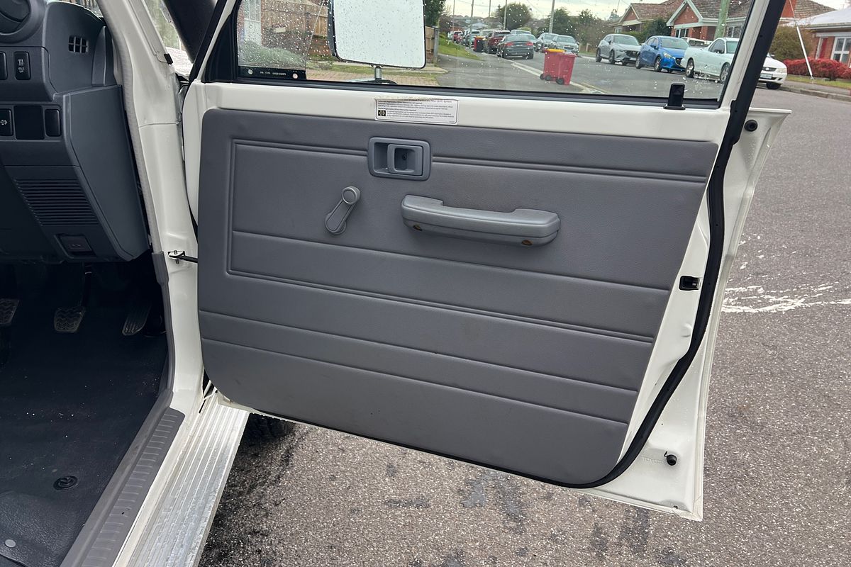 Workmate 4.5L T Diesel Manual Dual Cab Chassis