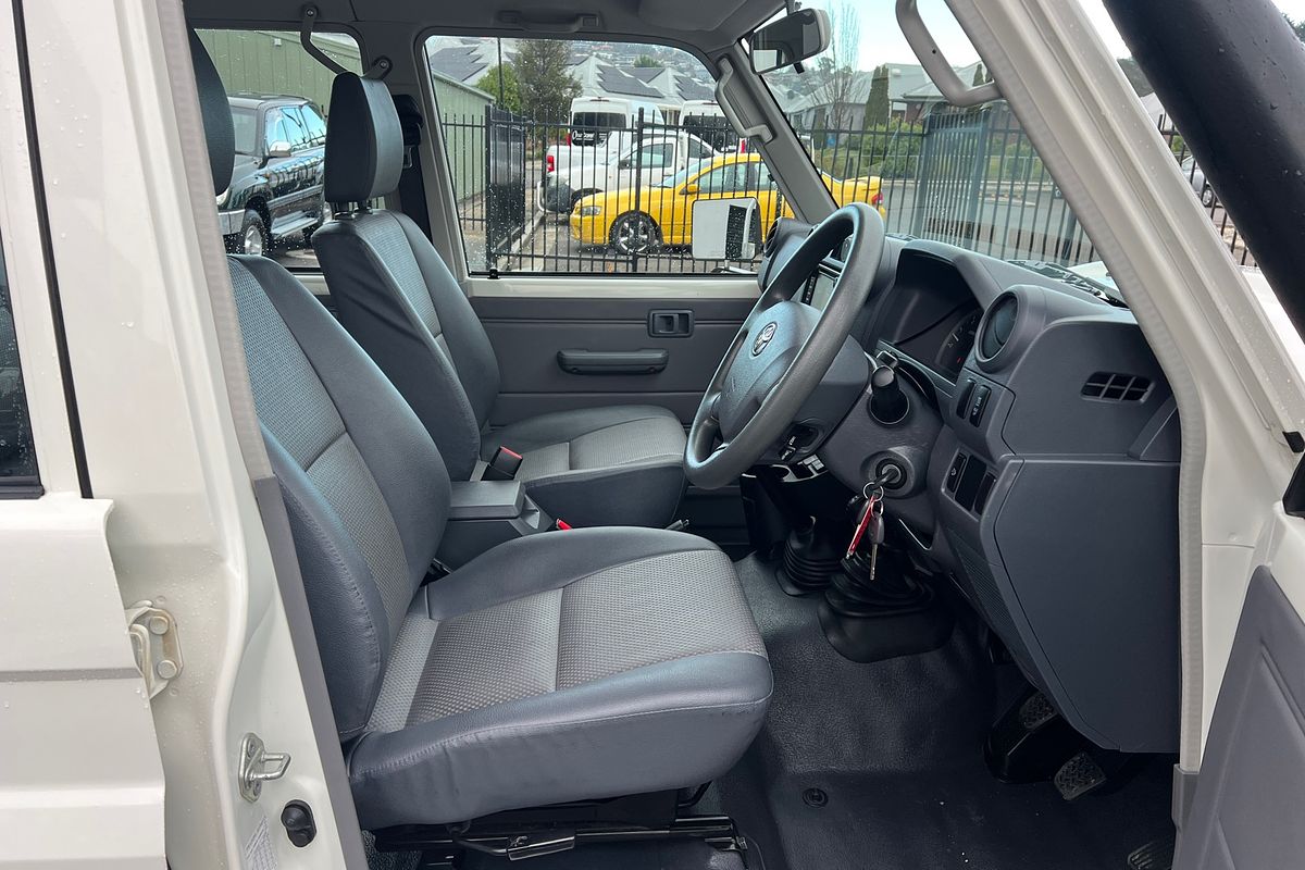 Workmate 4.5L T Diesel Manual Dual Cab Chassis
