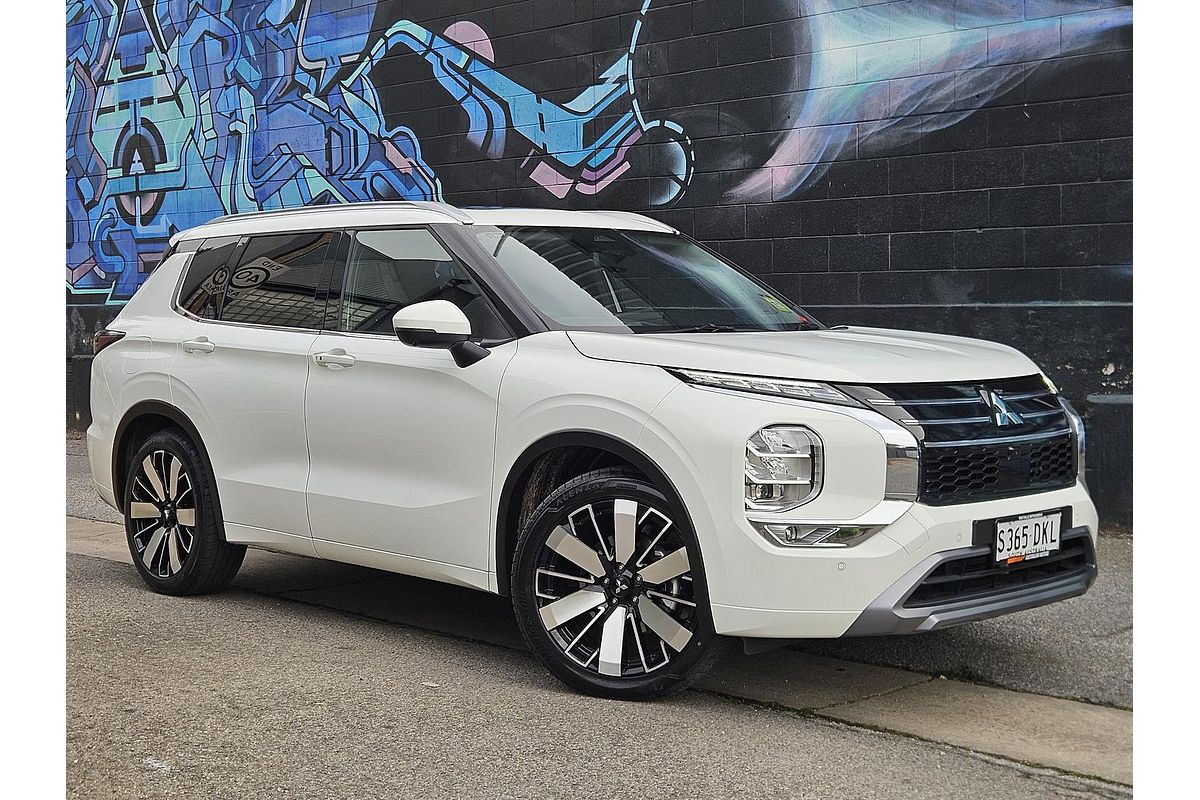 2025 Mitsubishi Outlander Exceed ZM