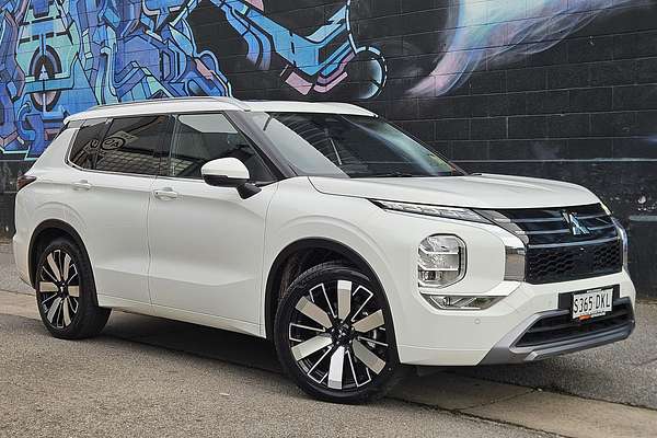 2025 Mitsubishi Outlander Exceed ZM