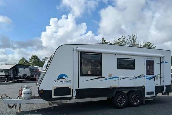 2018 Snowy River SR19 CARAVAN CAFE SEATING