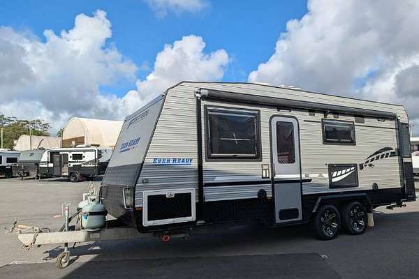 2017 Fortitude Everready CARAVAN 21'6 ANGLE KITCHEN