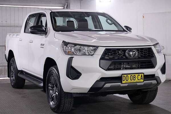 2025 Toyota Hilux SR GUN126R 4X4