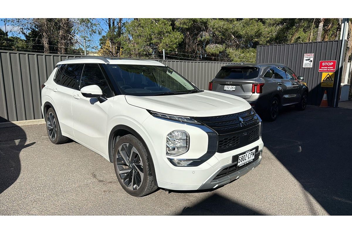 2022 Mitsubishi Outlander Exceed ZM