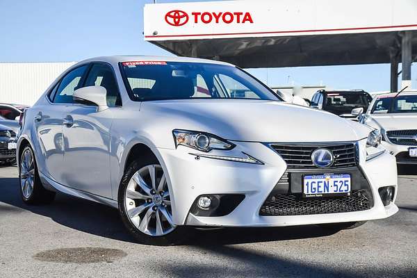 2015 Lexus IS IS300h Luxury AVE30R