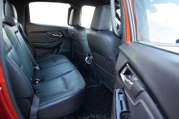 2020 Isuzu D-MAX X-TERRAIN 4X4 thumb-5