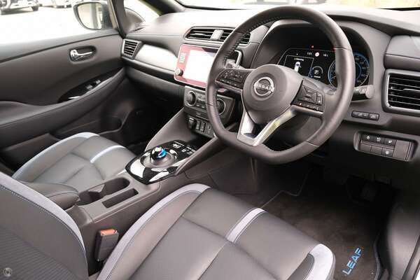 2023 Nissan LEAF  ZE1