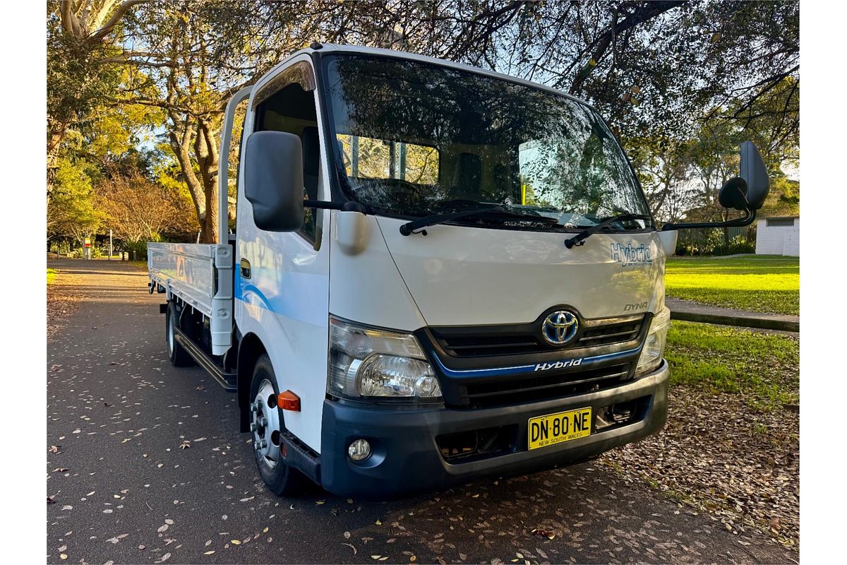 2013 Toyota Dyna Hybrid Turbo DIesel Dual Rear Wheel Tray Back XKU71 MY13 UPGRADE 2013