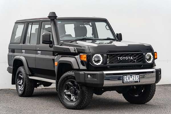 2025 Toyota Landcruiser GXL GDJL76R