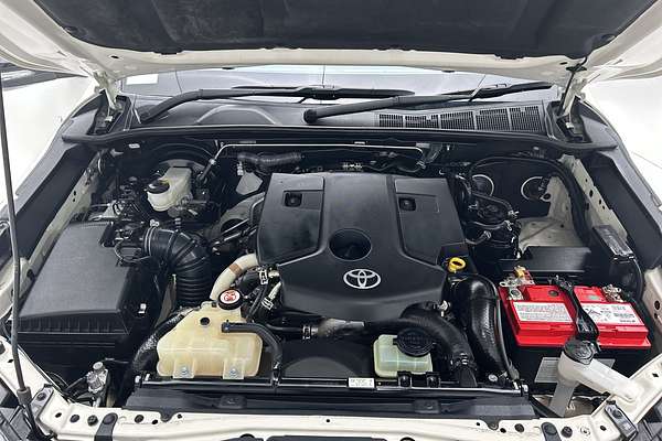 2023 Toyota Hilux SR GUN126R 4X4 thumb-9