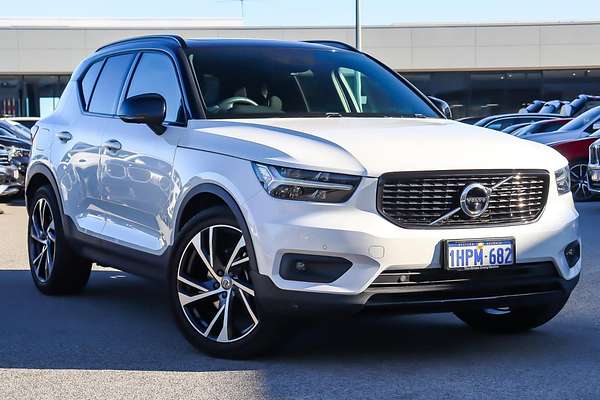 2022 Volvo XC40 T5 R-Design