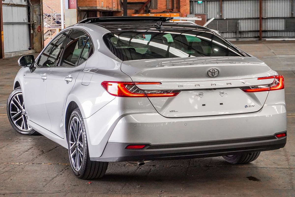 2025 Toyota Camry SL AXVH80R