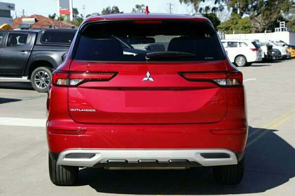 2023 Mitsubishi Outlander LS ZM
