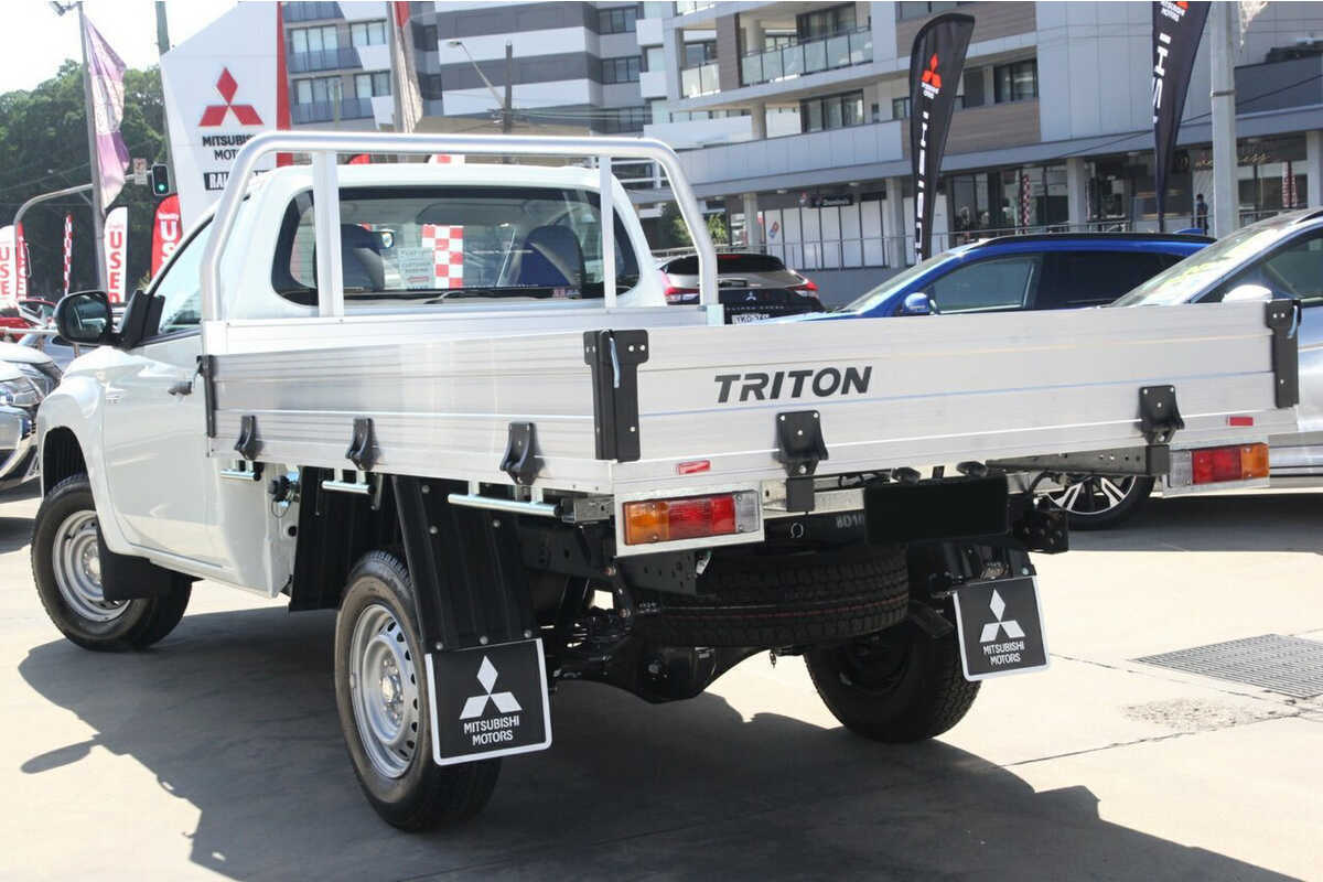 2023 Mitsubishi Triton GLX MR