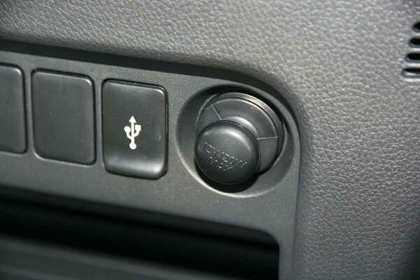 2023 Mitsubishi Triton GLX MR