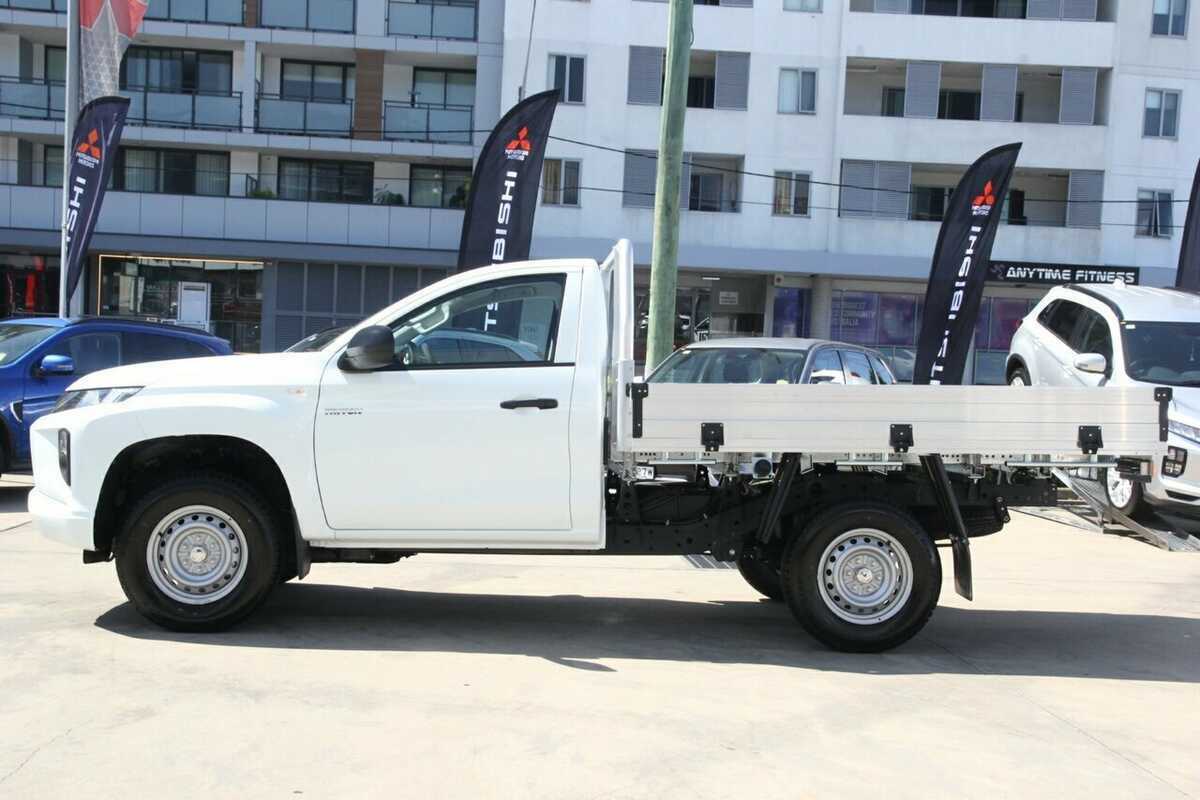 2023 Mitsubishi Triton GLX MR