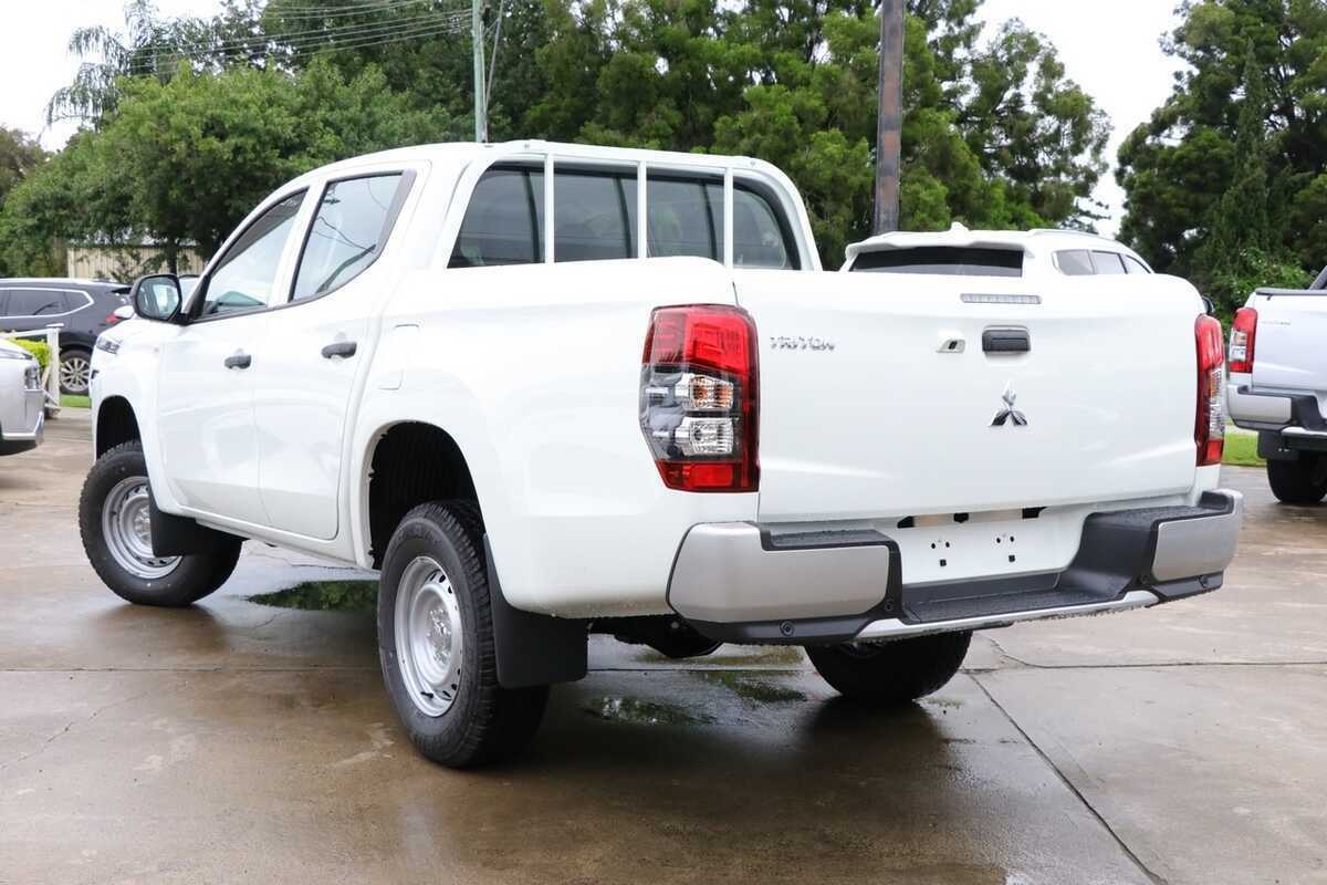 2023 Mitsubishi Triton GLX MR