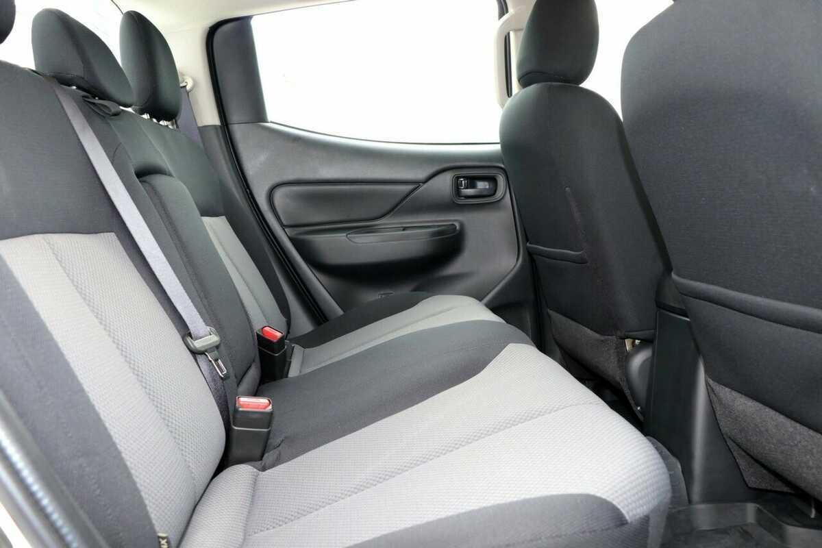 2023 Mitsubishi Triton GLX MR