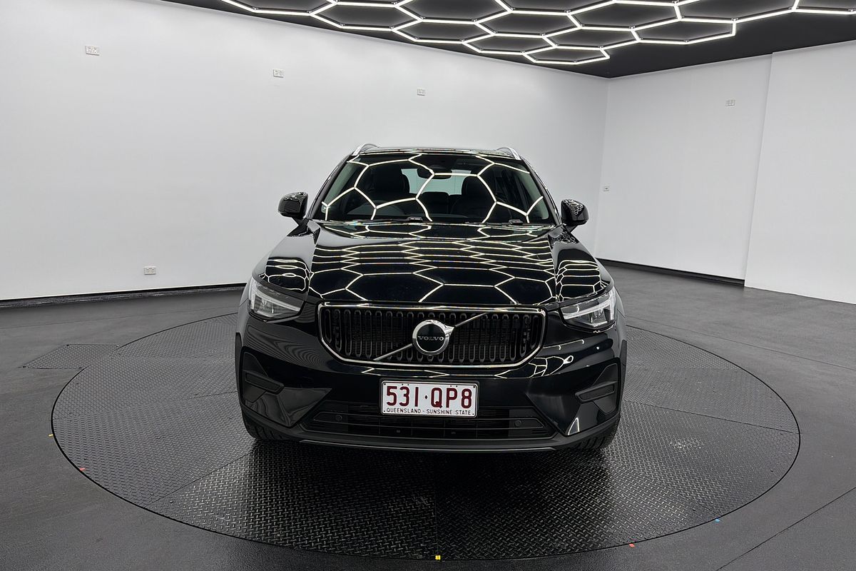 2022 Volvo XC40 Plus B4