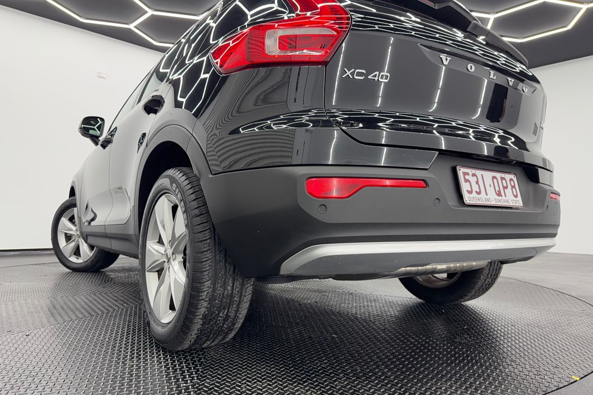 2022 Volvo XC40 Plus B4