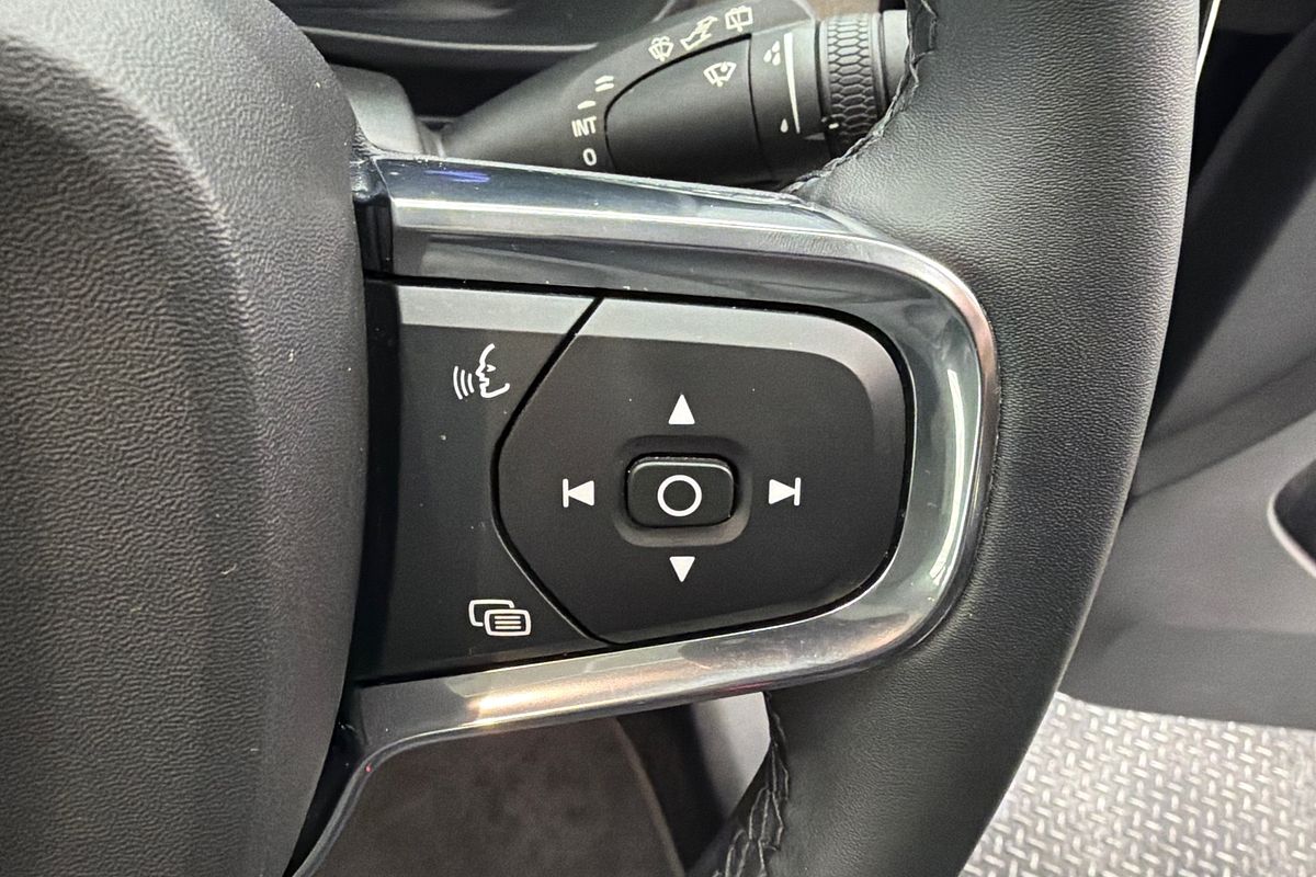 2022 Volvo XC40 Plus B4