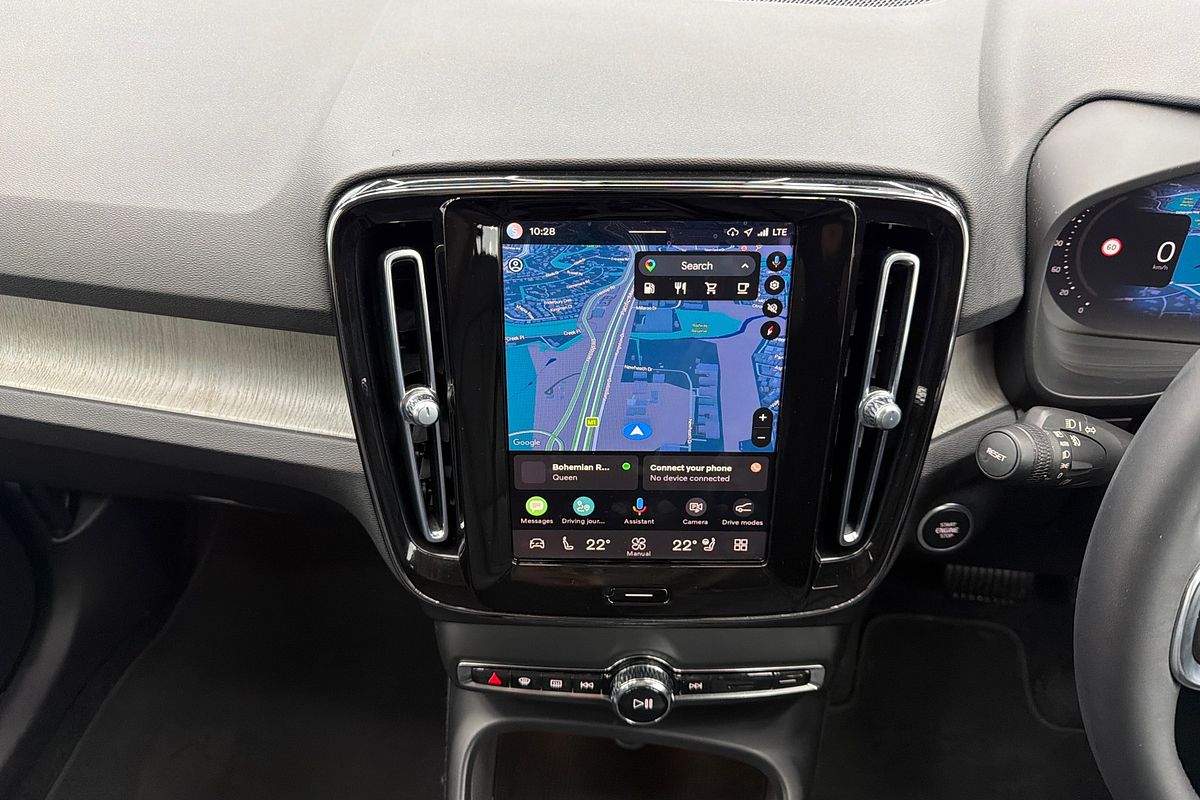 2022 Volvo XC40 Plus B4