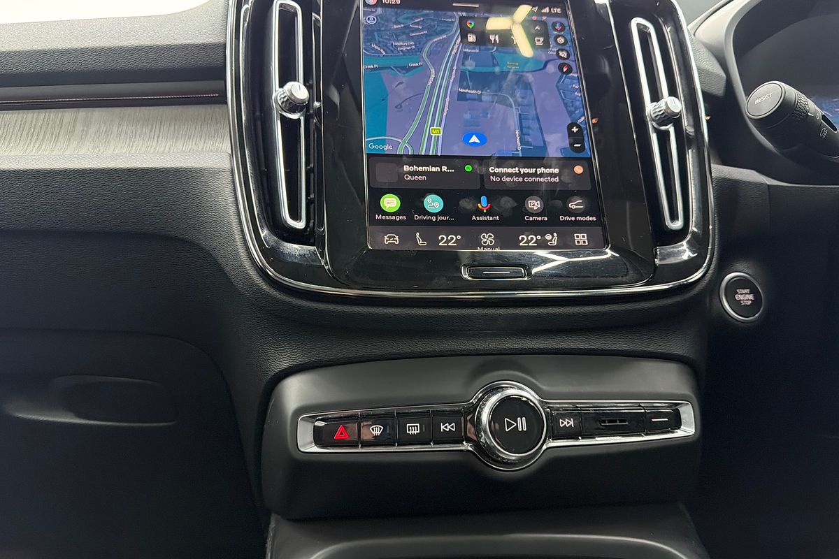 2022 Volvo XC40 Plus B4