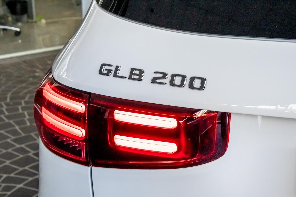 X247 806+056MY GLB200 WAG DUAL 7sp 1.3T