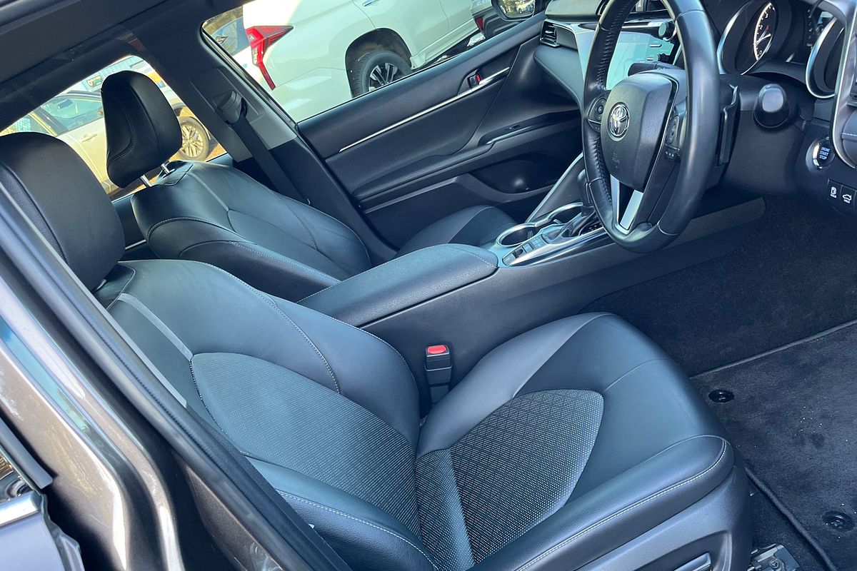 2018 Toyota Camry SX GSV70R